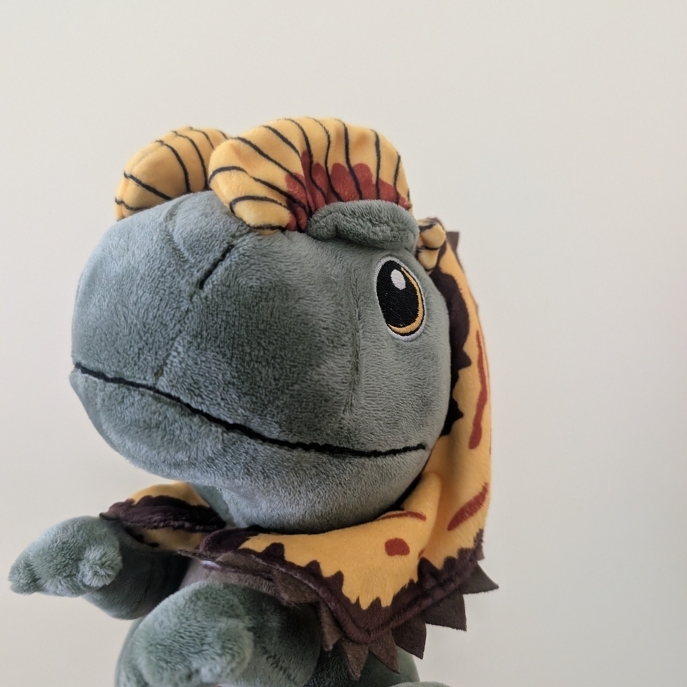 Jurassic World Green Dinosaur Plush Toy - Picture 5 of 8